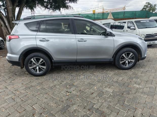 Toyota RAV4 2019 Silver