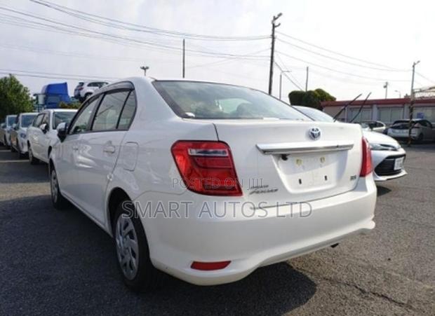 Toyota Axio 1.5 Hybrid 2WD 2019 White