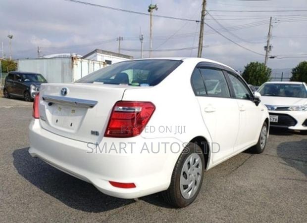 Toyota Axio 1.5 Hybrid 2WD 2019 White