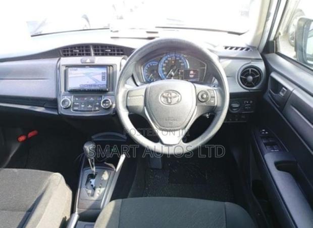 Toyota Axio 1.5 Hybrid 2WD 2019 White