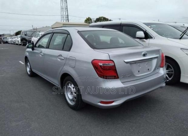 Toyota Axio 1.5 Hybrid 2WD 2019 Silver