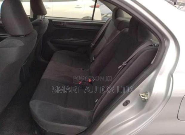 Toyota Axio 1.5 Hybrid 2WD 2019 Silver