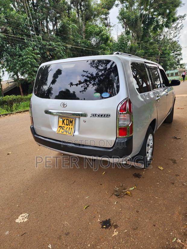Toyota Succeed SV Premium 2016 Silver