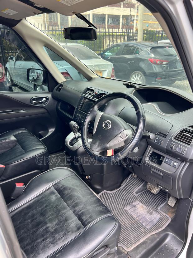 Nissan Serena 2013 Silver