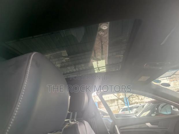 Audi Q5 2.0T Premium AWD quattro 2019 White