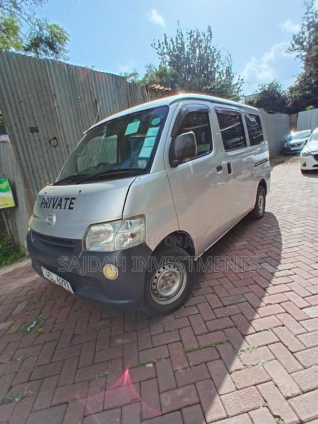 Toyota TownAce 2010 Silver