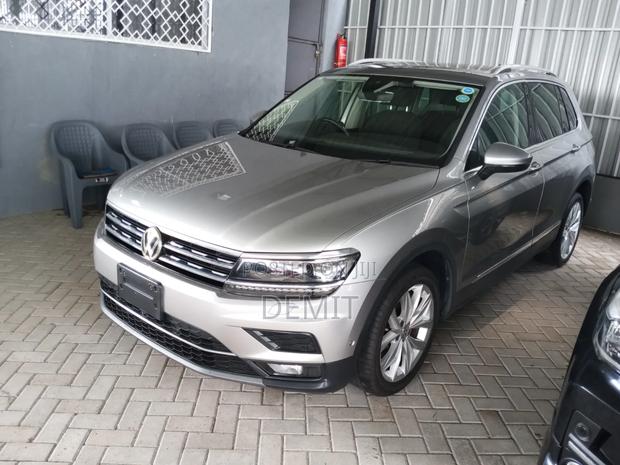 Volkswagen Tiguan 2018 Gold
