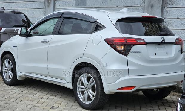 Honda Vezel 2019 White