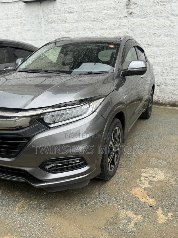 Honda Vezel 1.5 2WD 172 hp 2019 Gray