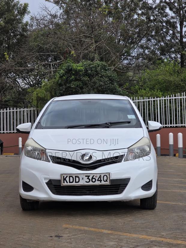 Toyota Vitz 2014 White