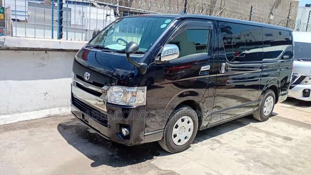 Toyota HiAce 2018 Black