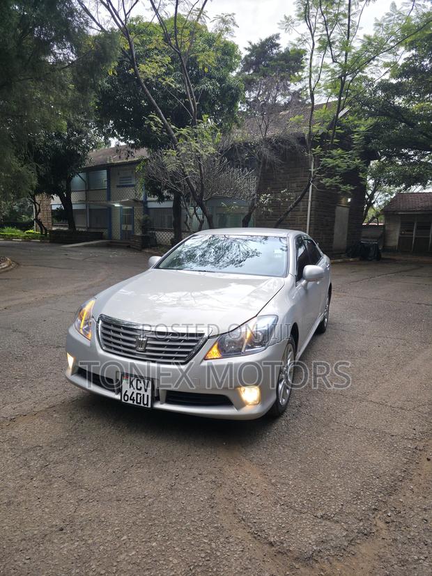 Toyota Crown 2012 Silver