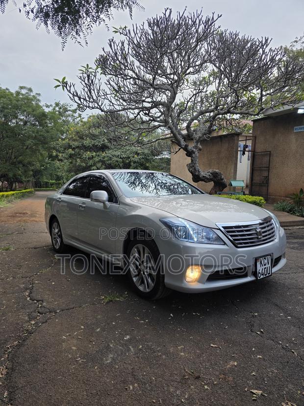 Toyota Crown 2012 Silver