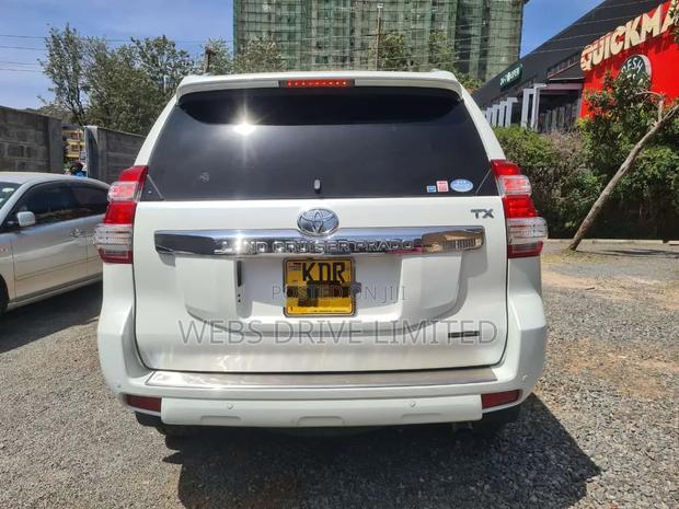 Toyota Land Cruiser Prado 2.7 2017 White