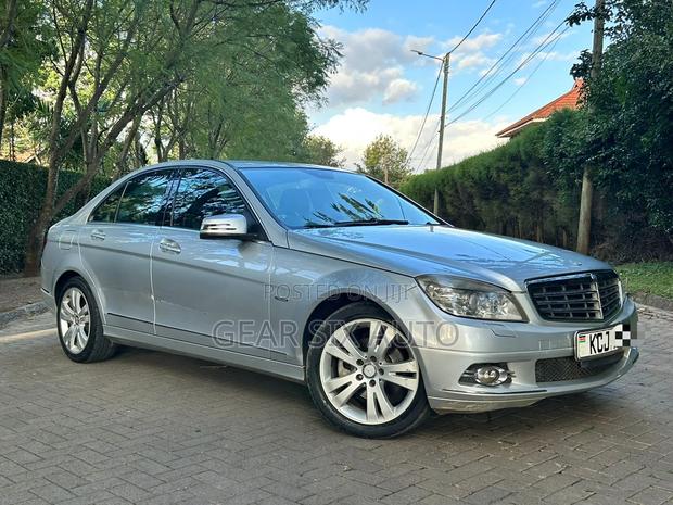 Mercedes-Benz C200 2010 Silver
