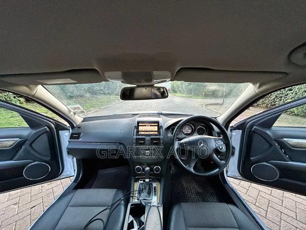 Mercedes-Benz C200 2010 Silver