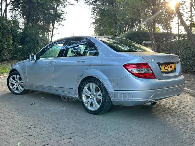 Mercedes-Benz C200 2010 Silver