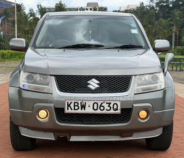 Suzuki Escudo 2005 Gray