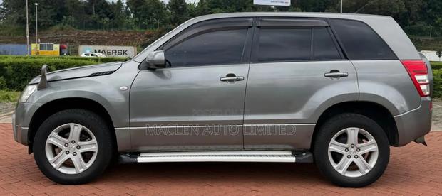 Suzuki Escudo 2005 Gray
