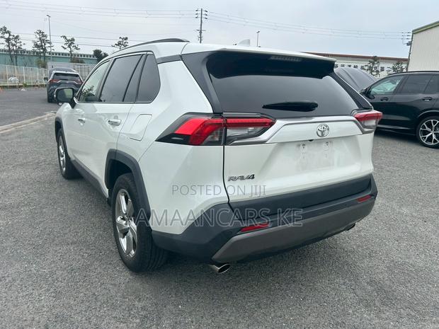 Toyota RAV4 2019 White