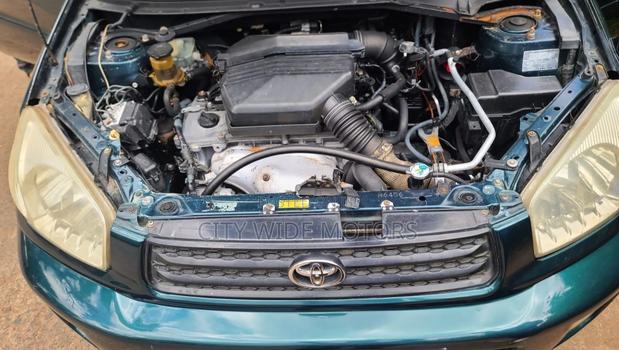 Toyota RAV4 2002 Green