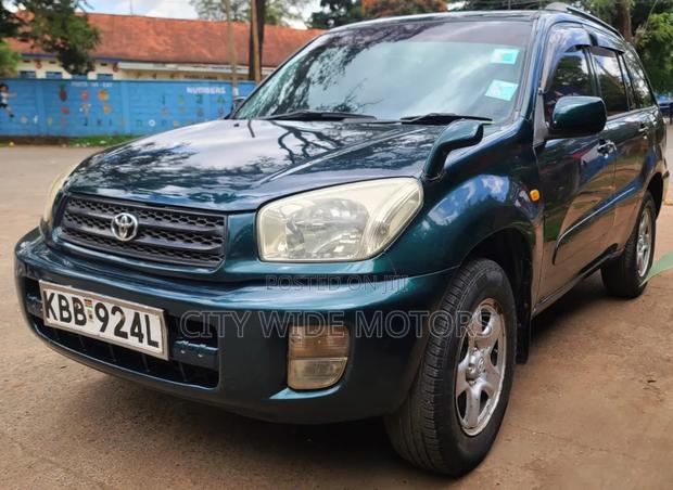 Toyota RAV4 2002 Green