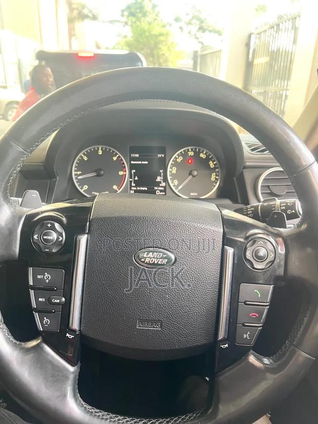 Land Rover Discovery 2016 Black
