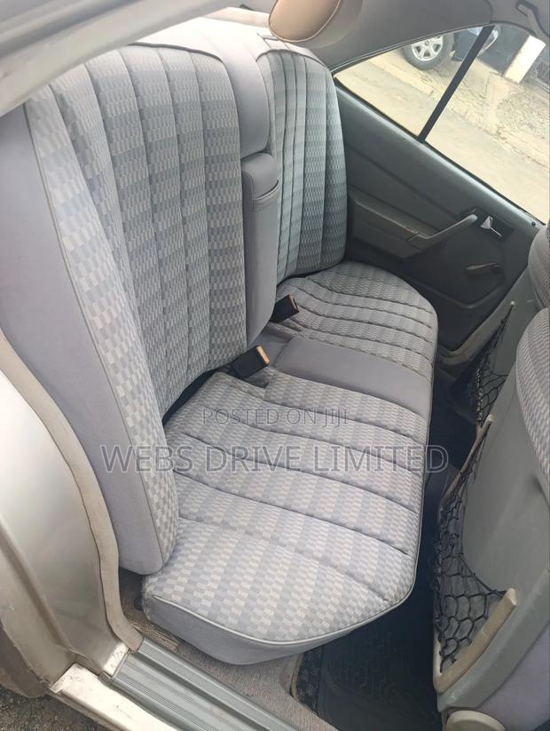 Mercedes-Benz 190E 1988 Gray