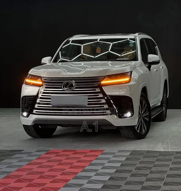 Lexus LX 600 2022 White
