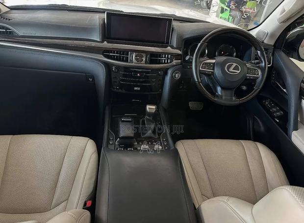Lexus LX 570 AWD 2019 Pearl