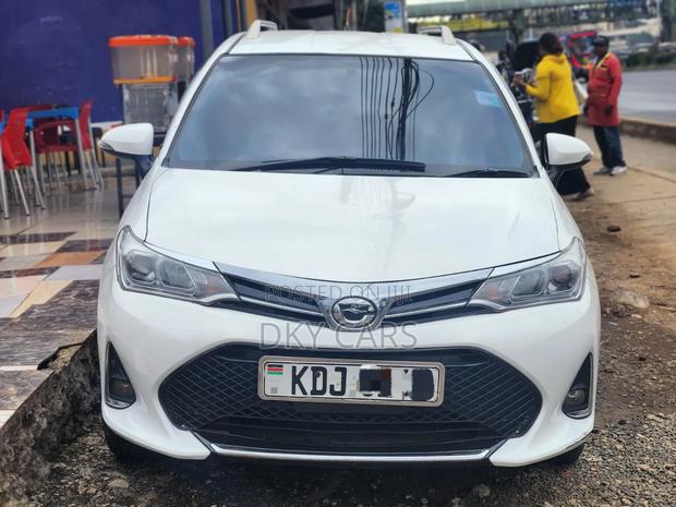 Toyota Corolla Fielder 2016 White