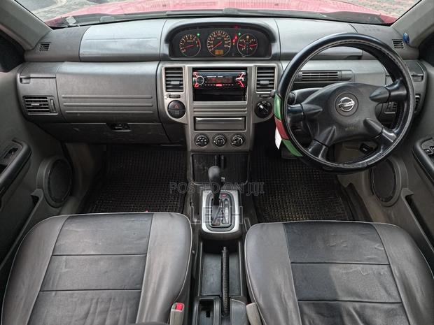 Nissan X-Trail 2005 Red