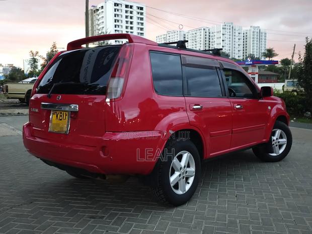 Nissan X-Trail 2005 Red