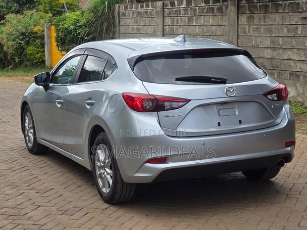 Mazda Axela 2018