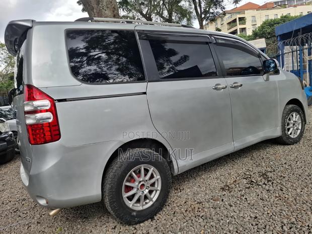 Toyota Noah 2012 Silver
