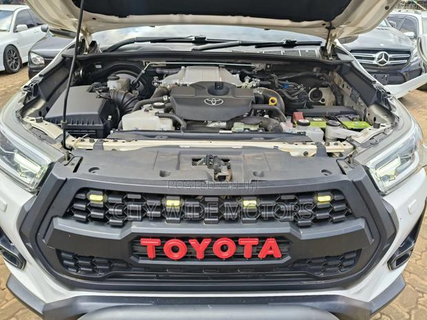Toyota Hilux Revo Double Cab Deisel 2.4 AWD 2020 White