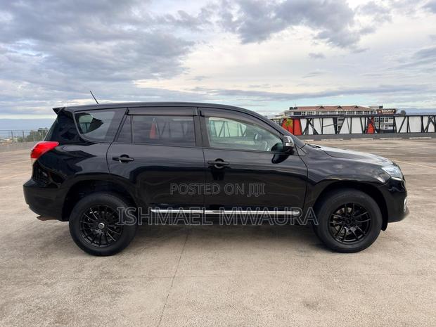 Toyota Vanguard 2012 Black