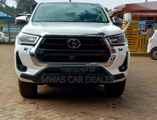 Toyota Hilux 2020 White