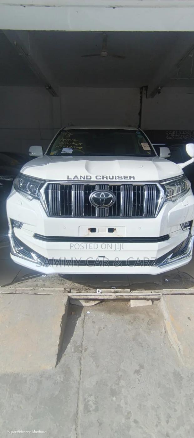 Toyota Land Cruiser Prado 2019 White