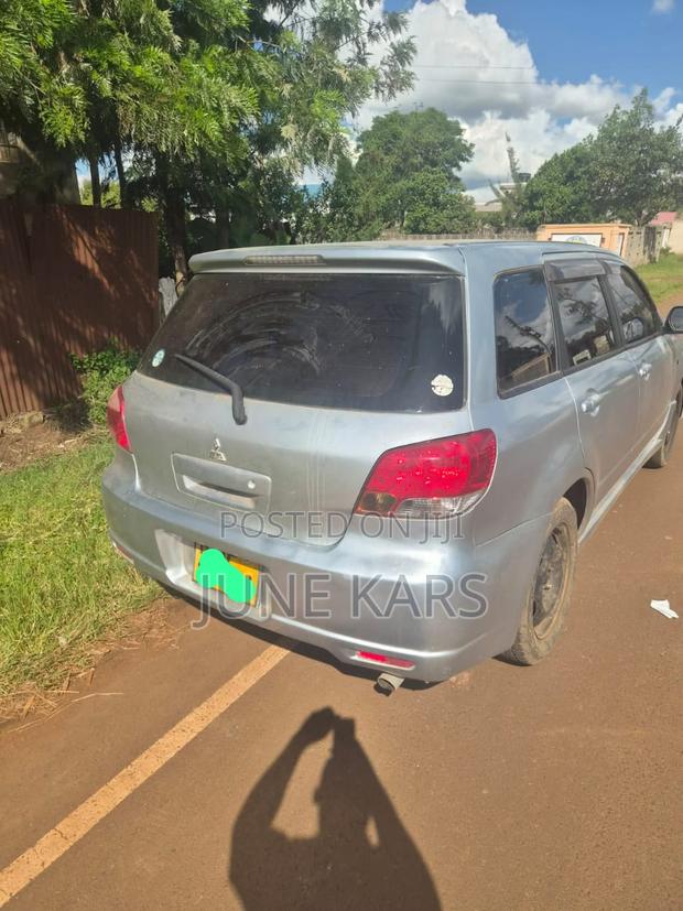 Mitsubishi Airtrek 2004 Silver