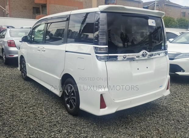 Toyota Voxy 2019 White