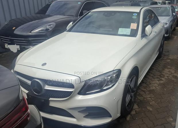 Mercedes-Benz C200 2019 White