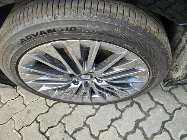 Toyota Crown 2019 Black