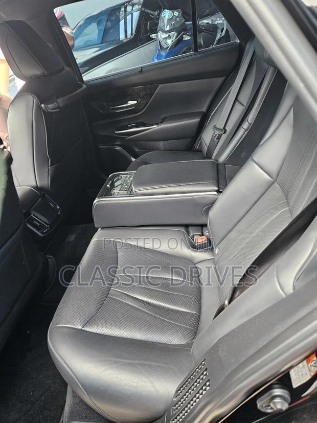 Toyota Crown 2019 Black