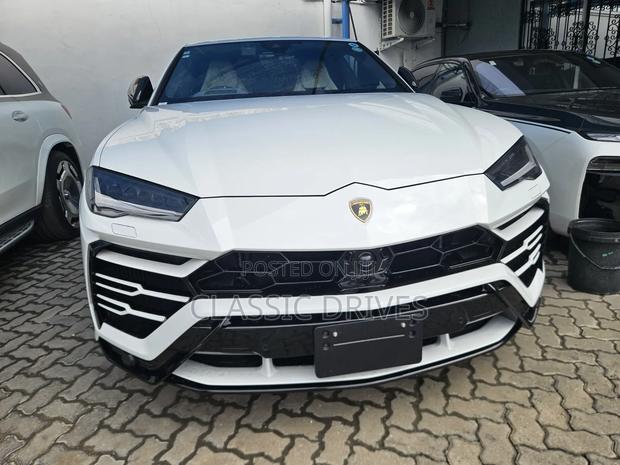 Lamborghini Urus 2024 White