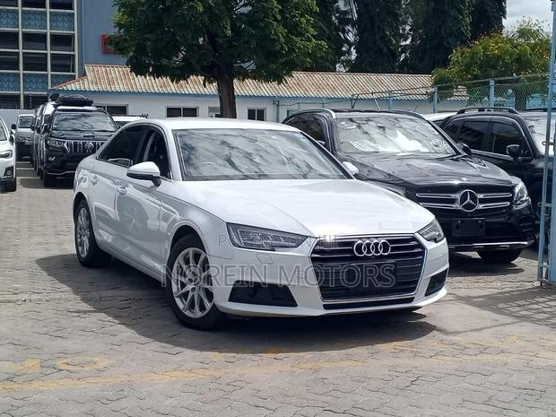 Audi A4 2.0T ultra Premium FWD 2018 White