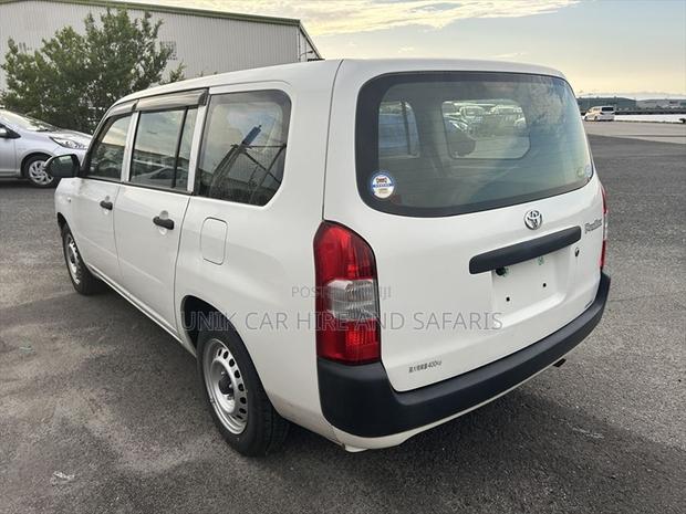 Toyota Probox 1.5 DX Comfort 2WD 2021 White