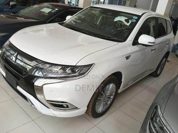 Mitsubishi Outlander 2.0 PHEV AWD 2019 Pearl