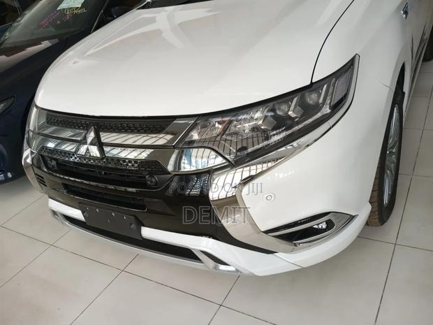 Mitsubishi Outlander 2.0 PHEV AWD 2019 Pearl