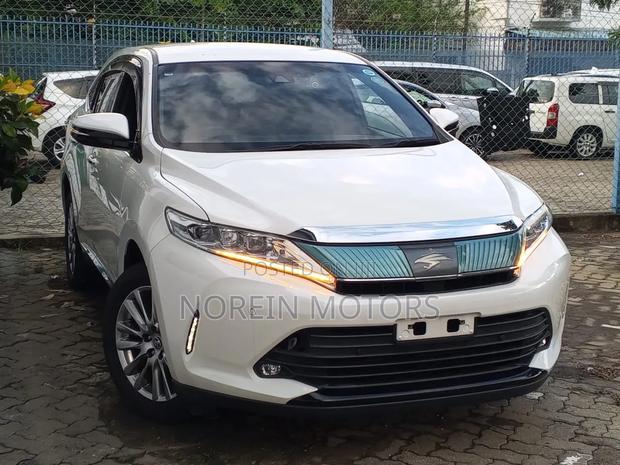 Toyota Harrier 2.0 4WD 2019 Off white